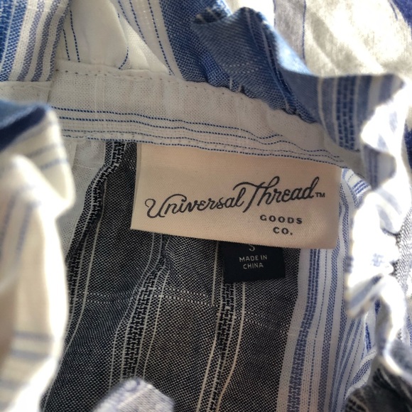 Universal Threads Halter Top - Picture 4 of 4